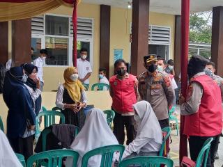 Polisi Pantau 4 Lokasi Vaksinasi di Majalengka