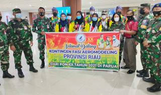Letkol Kes R.Novita Sinaga Sambut Kedatangan Kontingen FASI Riau