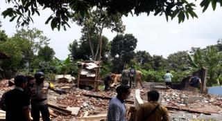 Kapolres Sumedang Tinjau Lokasi Bencana Alam Pergeseran Tanah