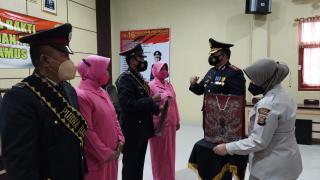 Kapolres Tanggamus Lepas Empat Personel Purna Bhakti