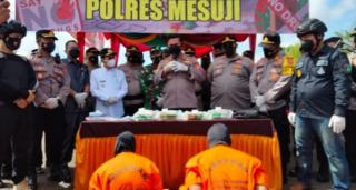 Polres Mesuji Tangkap Dua Tersangka dan Amankan 4.150Kg Sabu-Sabu