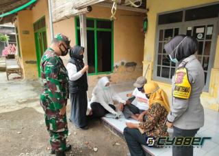 TNI-Polri, bersama Petugas Nakes Bersinergi Ajak Warga Lansia Untuk Vaksinasi