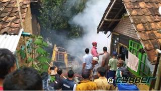 Lupa Matikan Tungku, Satu Rumah di Cibeber Ludes Terbakar 