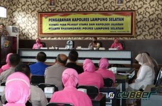 Peranan Bhayangkari Menentukan Keberhasilan Karir Suami