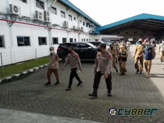 Kapolda Jabar Kunjungi Kegiatan Vaksinasi di PT.Yonjin Javasuka Garment Sukabumi 