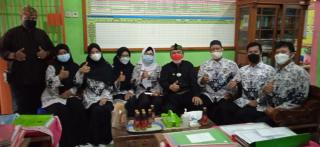 Di Hari Guru Nasional, Jumadi Tinjau Lansung Sekolah yang Terdampak Banjir 