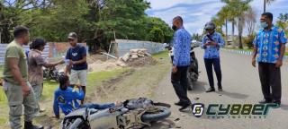 Lakalantas Terjadi di Dekat Kantor Bupati R4, Satu Pengendara Diduga Mabuk 