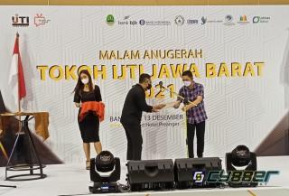 Kapolresta Cirebon Raih Penghargaan Malam Anugerah Tokoh IJTI Jawa Barat