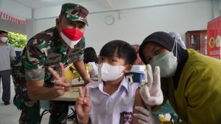 Danrem 061/Sk Pantau Pelaksanaan Vaksinasi di SD Kesatuan Kota Bogor 