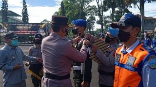 Persiapan Nataru, Petugas Gabungan di Garut Gelar Apel Pasukan