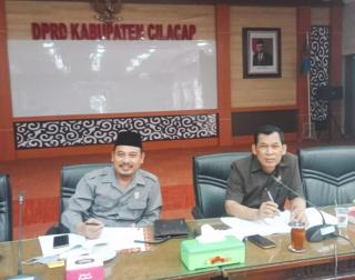 Rapat Pansus 17 Tentang Retribusi Persetujuan Bangunan Gedung