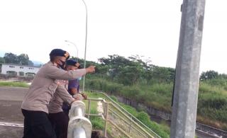 Sat Brimob Polda Jabar Tinjau Debit Air Bendungan Copong Garut