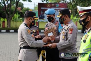 Polisi Penolong Anak Nyaris Tenggelam dan Ibu Hamil Kejebak Macet Diganjar Penghargaan