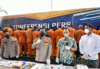 Satnarkoba Polresta Cirebon Ungkap 13 Kasus dan Amankan 17 Tersangka