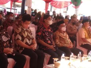 Wakil Gubernur Jawa Barat Bersama Wlikota dan Wakil Menteri Perdagangan Hadiri Peresmian Pasar Rakyat Pancasila Kota Tasikmalaya