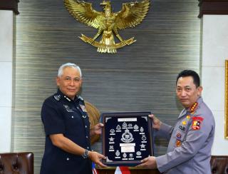 Bertemu Kepala Kepolisian Malaysia, Kapolri Bahas PMI Ilegal Hingga Penanganan Covid-19