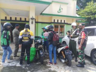 Perjalanan Para Pengendara yang Memasuki Kabupaten Cilacap Jalani Tes Sweb Antigen