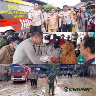 Peduli Banjir, Kapolres Empat Lawang dan Jajaran Terjun Langsung Bakti Sosial