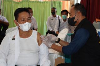 Wakapolda Tinjau Vaksinasi Serentak di Lamsel