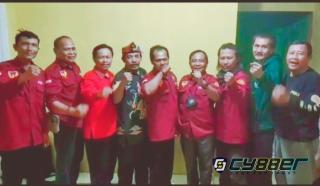 Tumpengan Hari Pers Nasional di Kantor PWC-R, Wartawan Bangun Daerah  dengan Karya Tulis