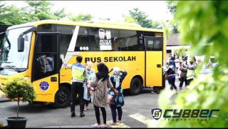 Gunakan Kendaraan Dinas Bus dan Truk Dalmas, Personel Polres Banjar Antar Jemput Peserta Vaksin