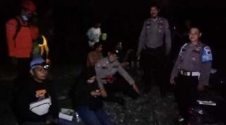 Gegara Ikuti Google Maps Seorang Gadis Tersesat di Hutan Keramat