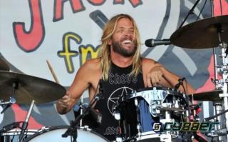 RIP. Taylor Hawkins Drummer Foo Fighter Tewas Jelang Tur 