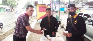 DPD Partai Ummat Kabupaten Bogor Bagi-Bagi Takjil