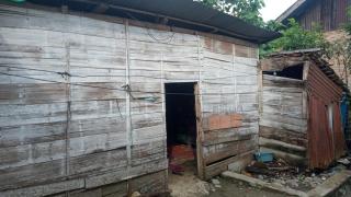 Potret Kehidupan: DHR, Warga Desa Gedung Wani Kecamatan Kinal Kabupaten Kaur yang Penuh dengan Rasa Syukur Meski Hidup di Rumah Tidak Layak Huni