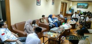 Jelang Buka Puasa Bersama Staf dan Pegawai Sekretariat DPD RI di Jakarta, Haji Uma Berikan Tausiah 