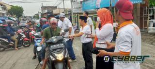 DPC Partai Berkarya Kecamatan Cilegon Turun Kejalan Guna Bagikan Takjil.