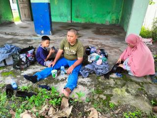 Polisi Cepat Tanggap Bantu Pemudik Motor yang Kecelakaan di Jalur Pantura Indramayu