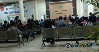 Dinas Kependudukan Kewalahan Akibat Membeludaknya Pendaftaran Dukcapil