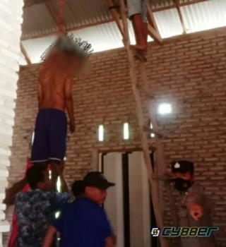 Kain Panjang Antar JS Menghadap Sang Khaliq.