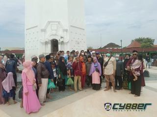 DPC Pertuni Kota Cilegon Sukses Adakan Kegiatan Wisata Religi