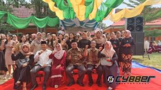 Komite Sekolah SMK Negeri 1 Tualang Hadiri Perpisahan Anak Didik 