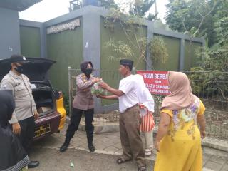 Jelang Peringatan HUT Bhayangkara Ke 76, Polsek Sukabumi Bagikan Puluhan Kg Sayuran Kepada Masyarakat