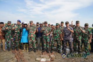 Danrem 064/MY Berbaur Dengan Masyarakat Pulo Panjang