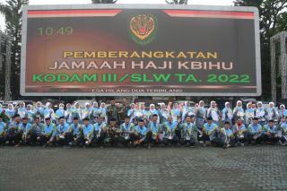 Calon Jemaah Haji KBIHU Kodam III/Siliwangi, Diberangkatkan Menuju Embarkasi Jakarta