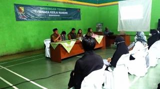 Disnaker Kabupaten Bandung mengadakan Bimtek Tenaga Kerja Mandiri Konveksi