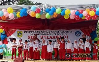 Rasa Haru dan Bangga Mewarnai Pelepasan dan Perpisahan 56 Siswa Siswi SDN Selaawi 01