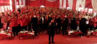 Ribuan Masyarakat dan Kader Banteng Teriaki 
