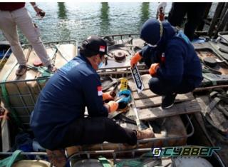 Sebanyak 20 IBC Tank Disinyalir Berisi Limbah B3 Asal Singapura Diamankan Gakkum KLHK di Perairan Batam