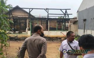Polsek Talang Padang Identifikasi Kebakaran Rumah di Pekon Sukamerindu