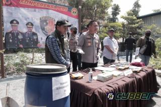 Polisi Ungkap Kasus Dumping Limbah di Rancaekek