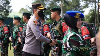 Bupati Garut Bertindak Inspektur Upacara Pelepasan Satgas Yonif Raider 303/SSM/13/1 Kostrad 