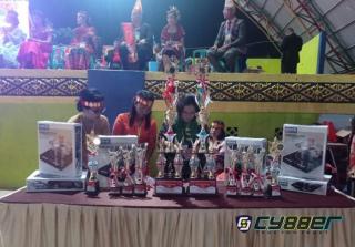 Untuk Menyaksikan Acara Grand Final Lagu Batak, Ratusan Warga Dumai Padati Taman Bukit Gelanggang