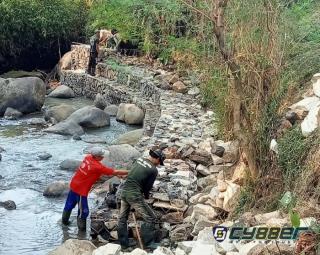 Pelaksanaan Pekerjaan Brojong di Desa Singawada Dinilai Kurang Transparan, Ini Penjelasan Pemdes