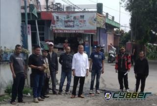 H. Udin, Kades Kutajaya Mengecek Langsung Jalan Rusak yang akan Diperbaiki