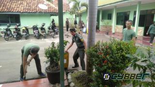 Prajurit Korem 064/MY Melaksanakan Pembersihan Pangkalan